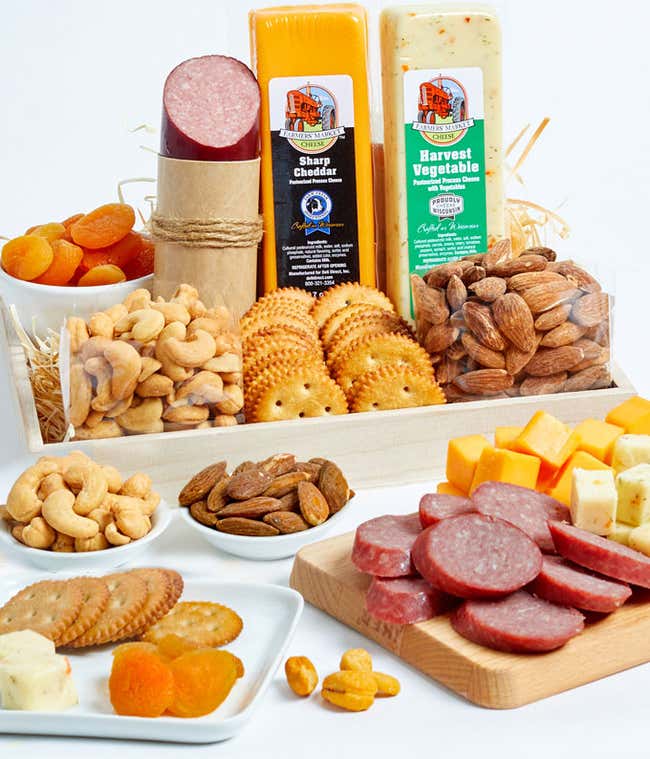 Cheese,&nbsp;Sausage, Crackers, &amp; Nuts Tray