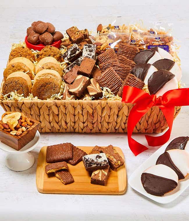 Sweet and Salty Delights Basket - Deluxe